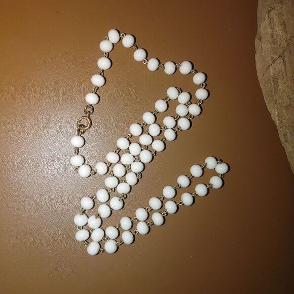 Vintage Smooth Milk Glass Bead Necklace 36 inch Length Gold Tone Clasp White - Picture 2 of 7
